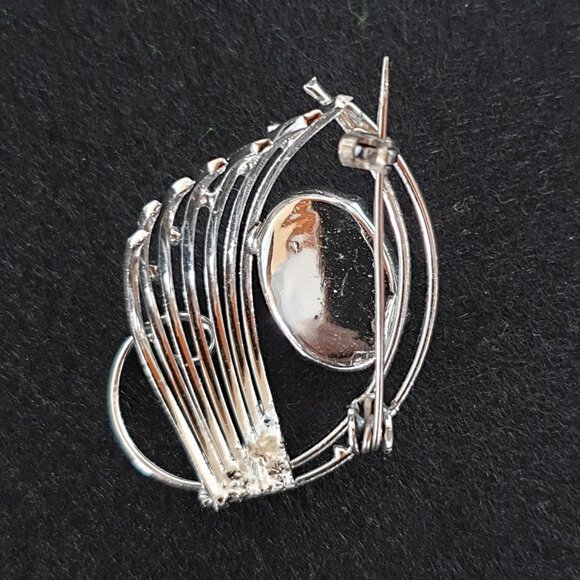 Vintage Green Chalcedony (Onyx) Silver-Tone Brooch – Sculptural Statement Design - Picture 4 of 9